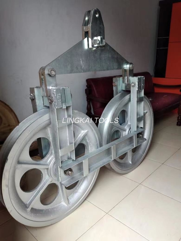 विद्युत लाइन निर्माण के लिए सिंगल कंडक्टर टेंडेम स्ट्रिंगिंग ब्लॉक को शेव करता है